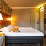 Ibis Centrum 3*